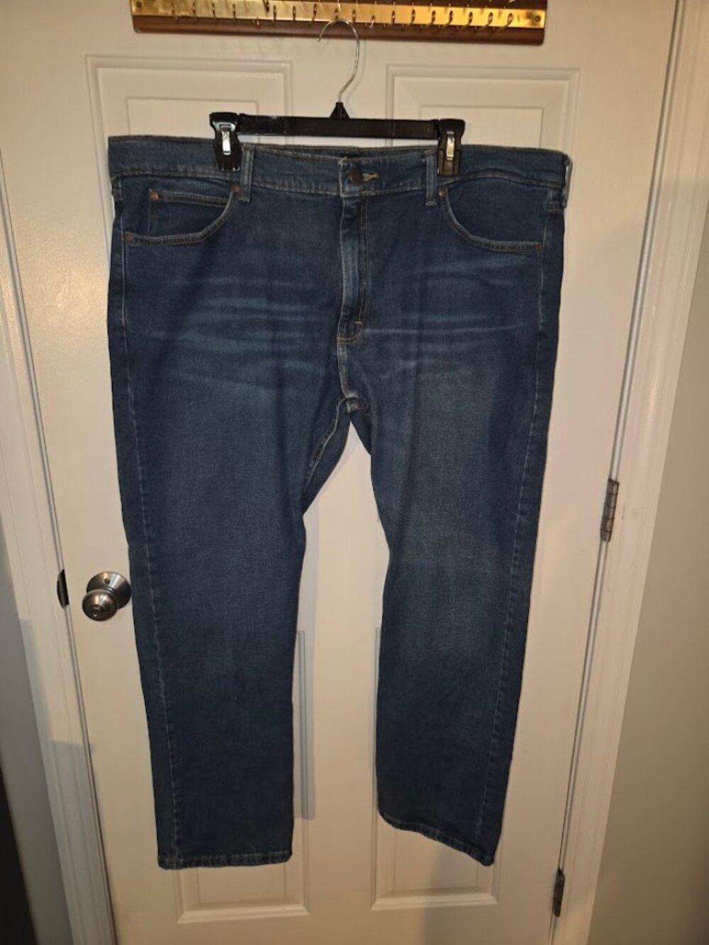 NWT Lee Relaxed Fit Straight Leg Faded Light Denim Pants Men’s 42x30